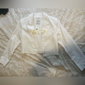 Abercrombie cropped jacket NWT